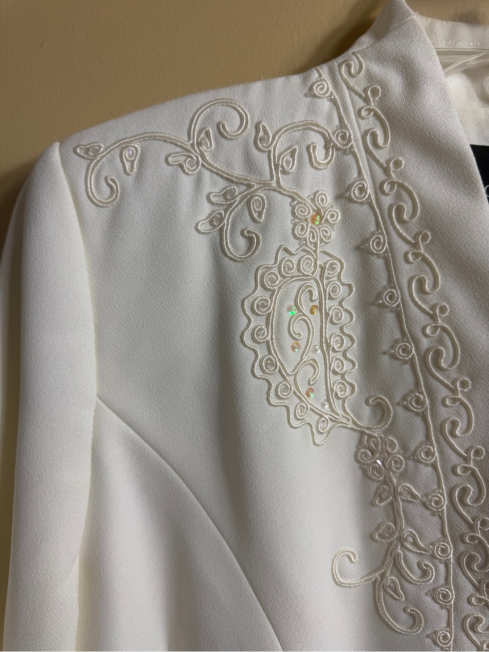 Vintage 90s Sag Harbor Off White Embroidered Skirt Suit Set Size 8 - Picture 2 of 9